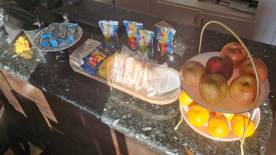 Howard Johnson by Wyndham Ridgecrest, CA