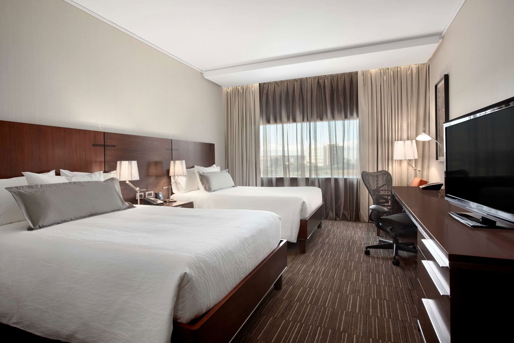 Hypo-allergenic bedding, in-room safe, desk, soundproofing