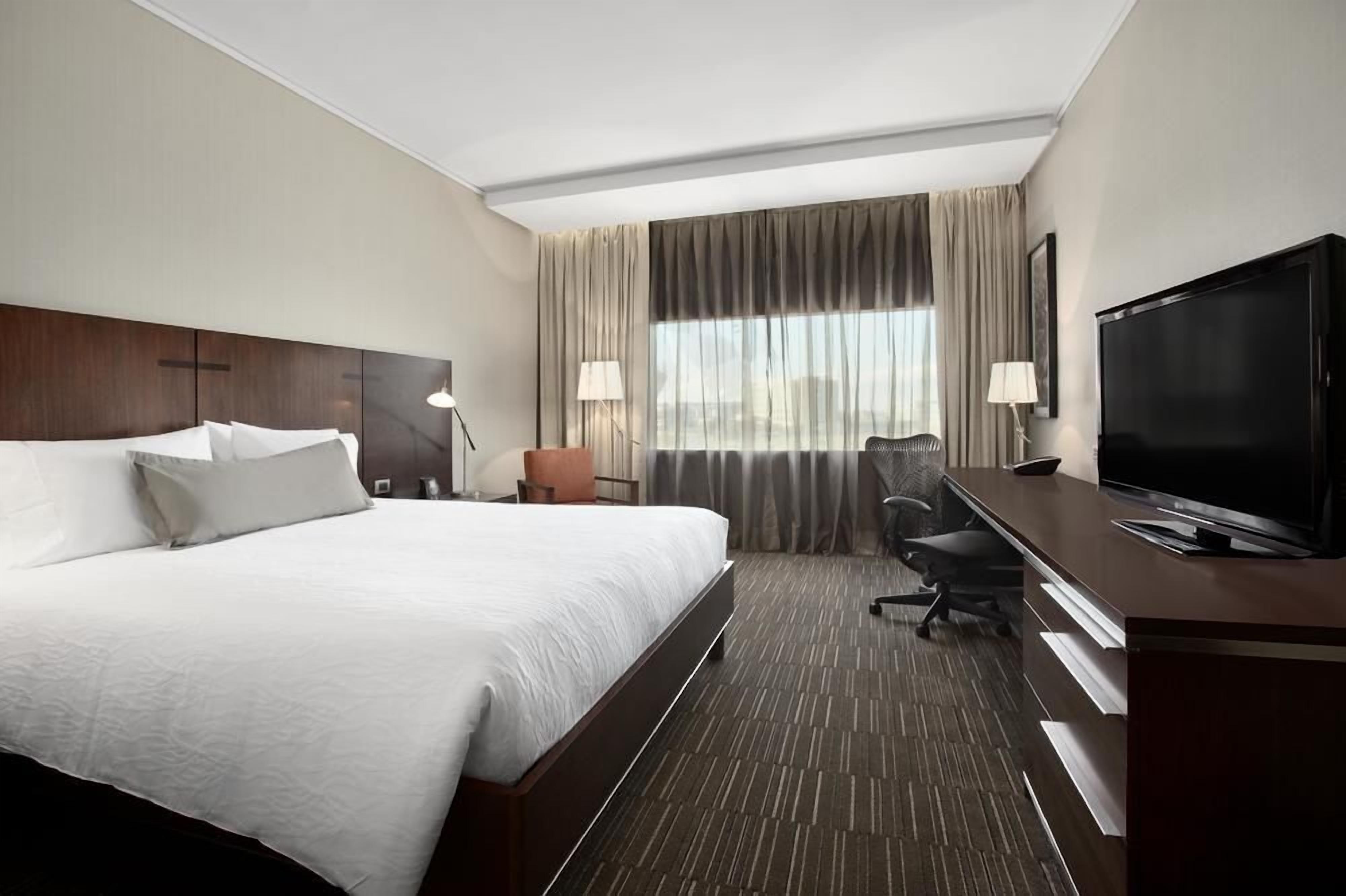 Hypo-allergenic bedding, in-room safe, desk, soundproofing