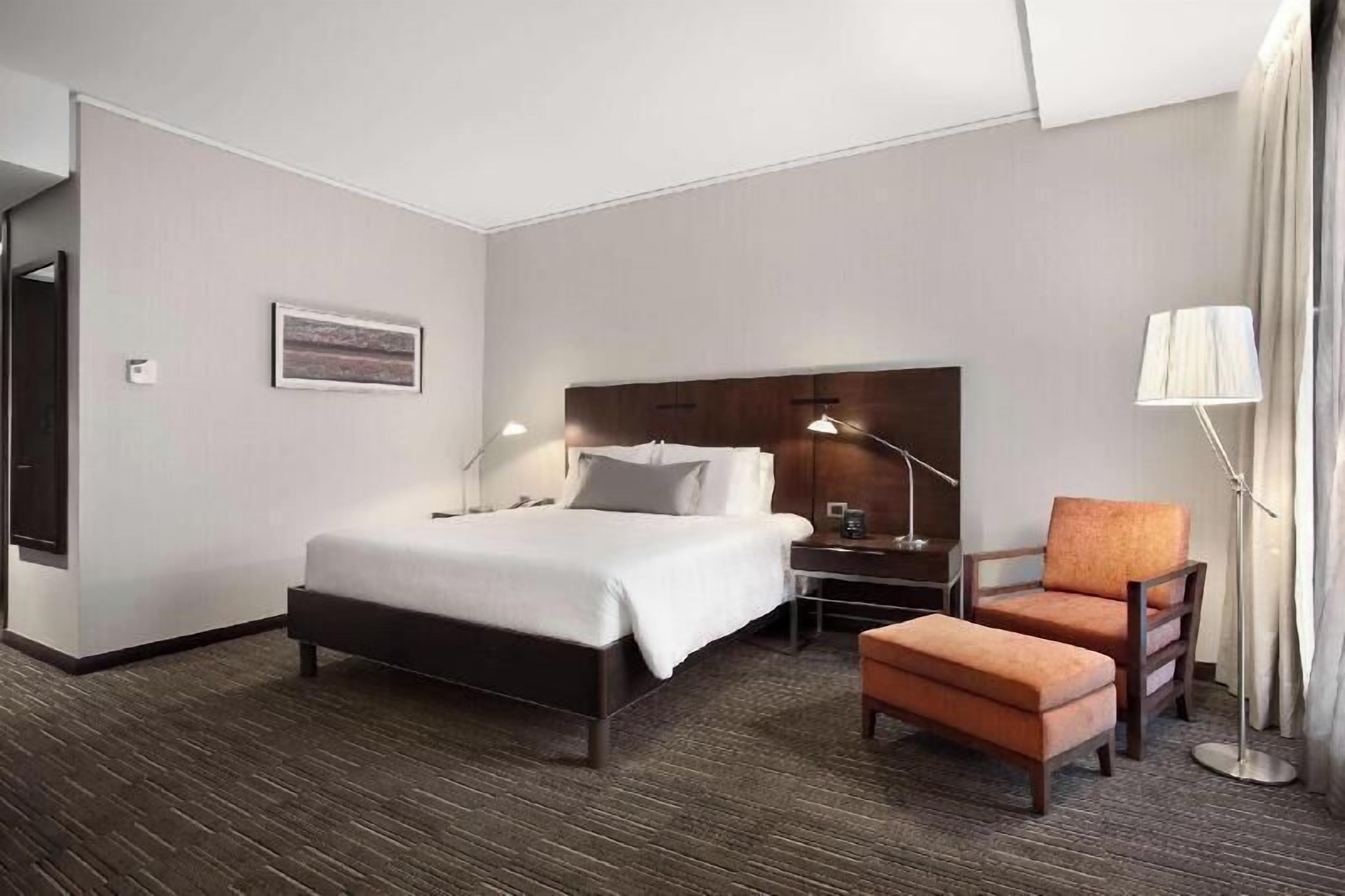 Hypo-allergenic bedding, in-room safe, desk, soundproofing