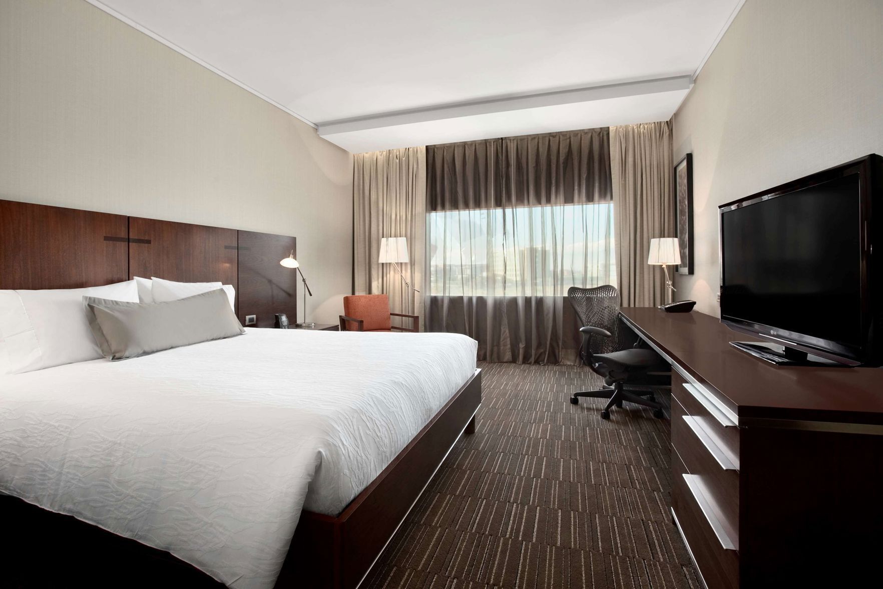 Hypo-allergenic bedding, in-room safe, desk, soundproofing