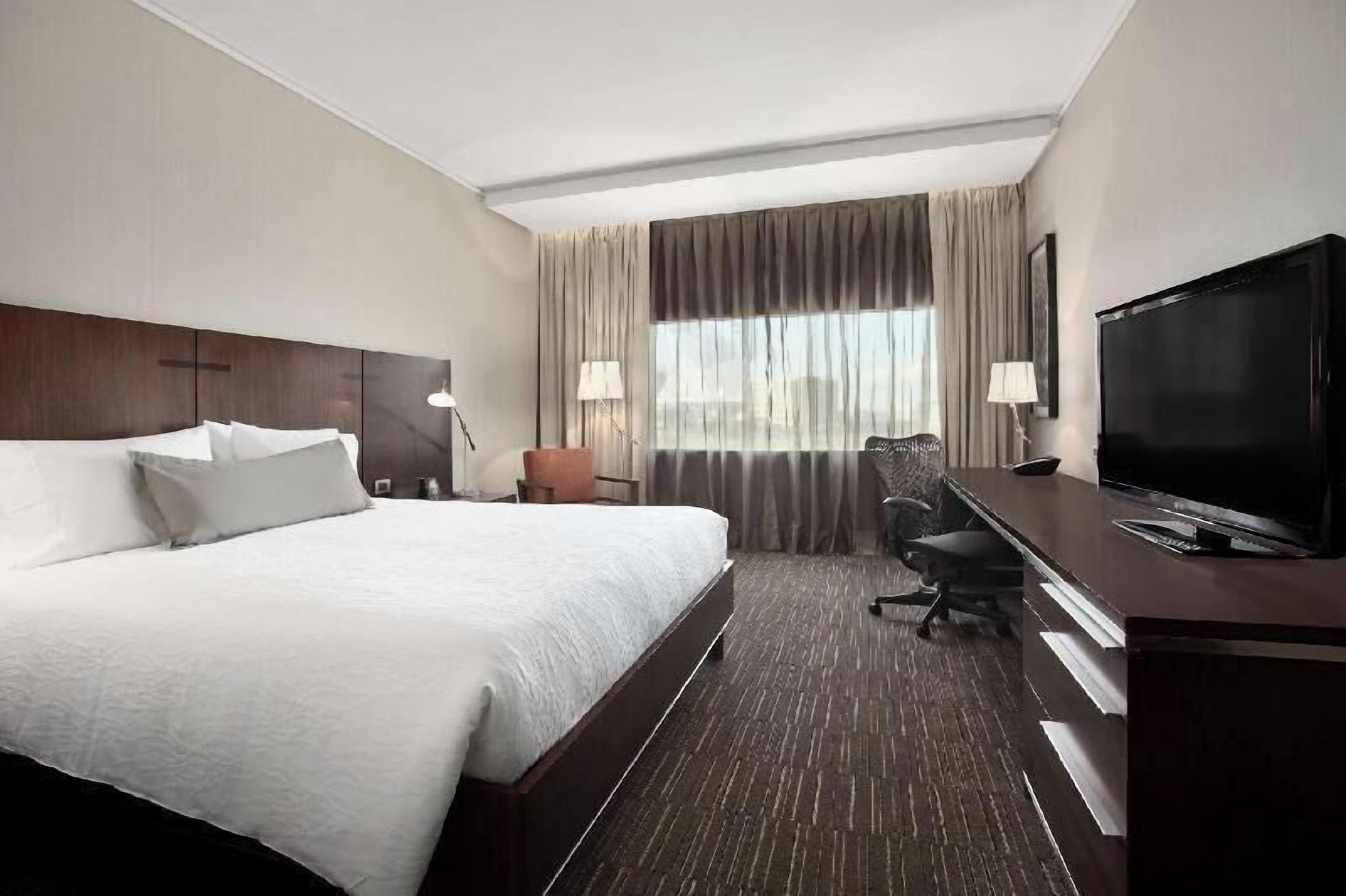 Hypo-allergenic bedding, in-room safe, desk, soundproofing