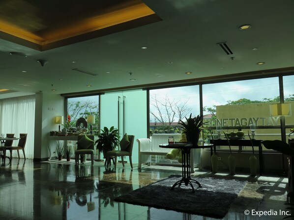 Interior entrance - One Tagaytay Place (Tagaytay)