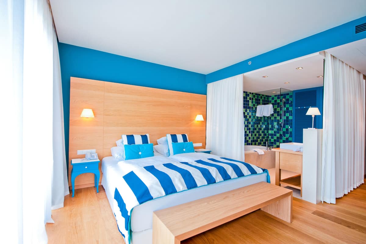 1 bedroom, minibar, in-room safe, desk