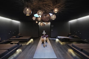 Couples treatment room(s), sauna, hot tub, steam room