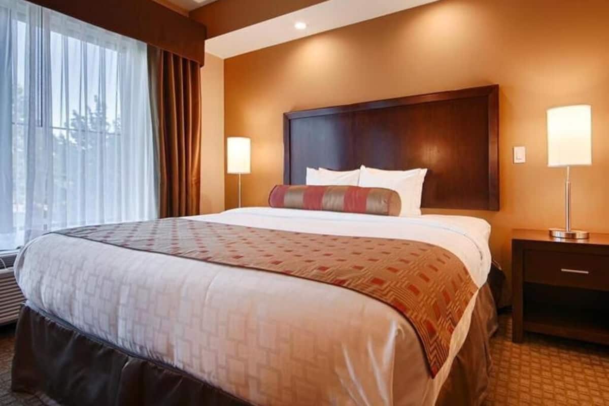 Surmatelas, coffres-forts dans les chambres, bureau