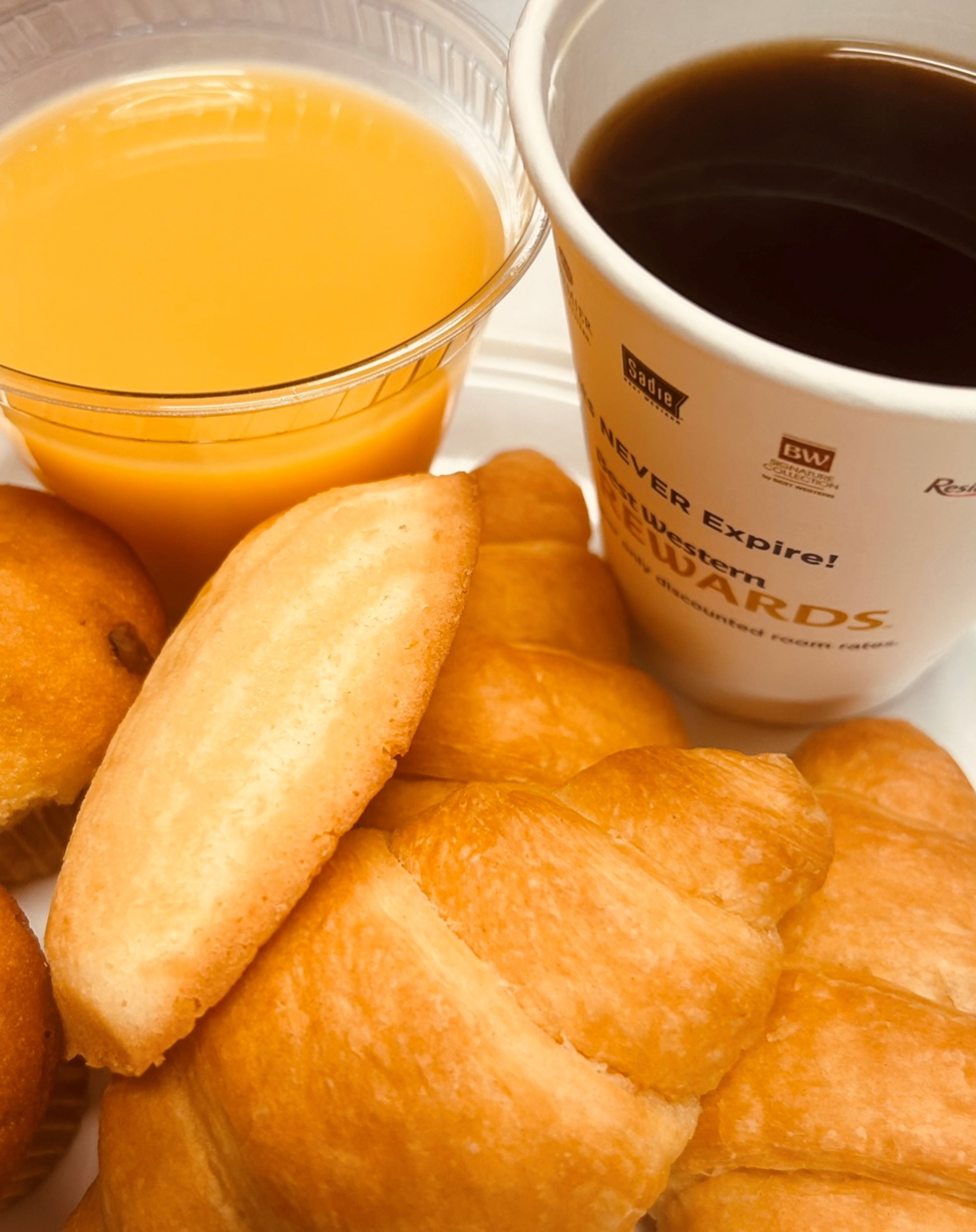 free daily full breakfast