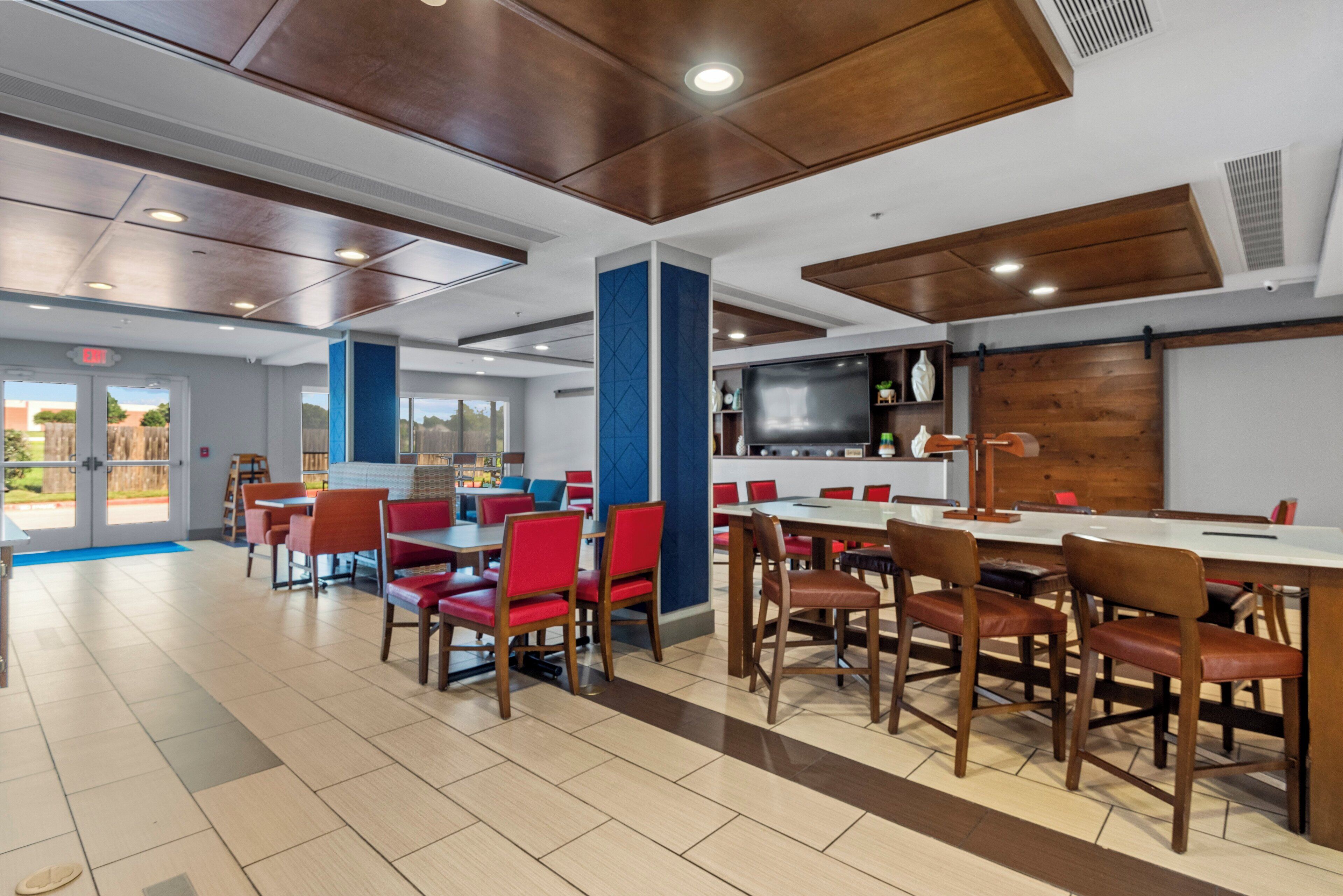 Photo - Holiday Inn Express Tulsa South Bixby by IHG