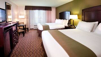 1 bedroom, Egyptian cotton sheets, premium bedding, down comforters