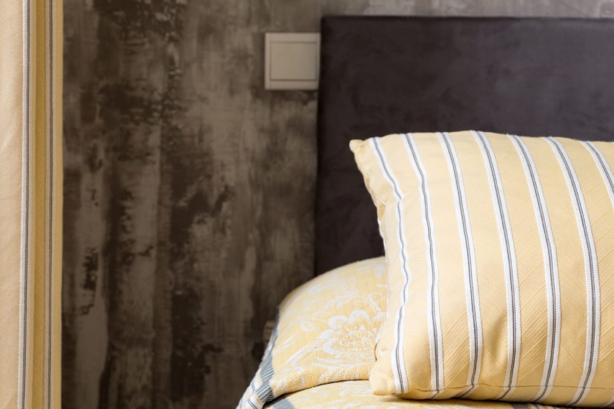 premium bedding, minibar, individually decorated, desk