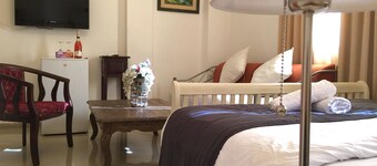 Sea Side Hotel