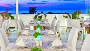 4 restaurants; breakfast, lunch, and dinner served - Alea Hotel & Suites (Thasos)