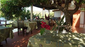 Daily continental breakfast (USD 11.00 per person)