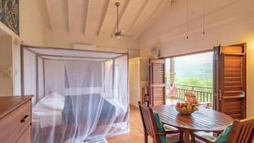 Standard Studio | Minibar, in-room safe, individually decorated, individually furnished