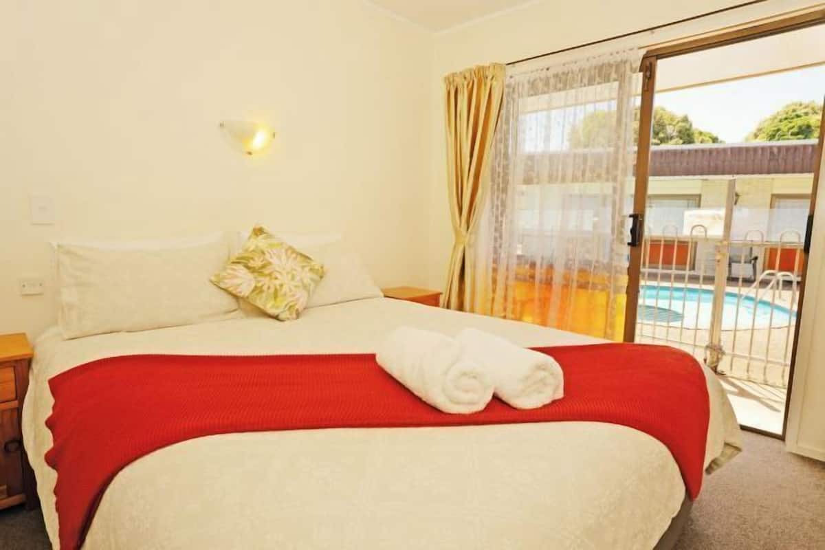 1 bedroom, soundproofing, free WiFi, bed sheets