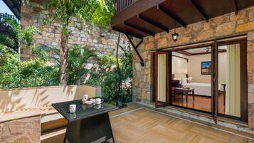 Luxury Cottage with Sit-out | Terrace/patio