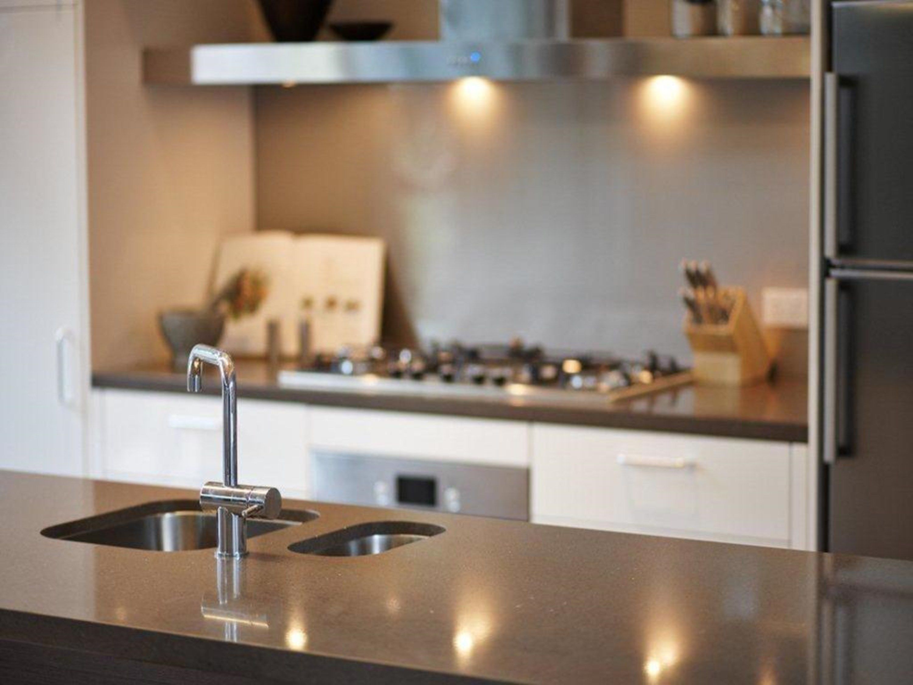 full-sized fridge, microwave, oven, stovetop