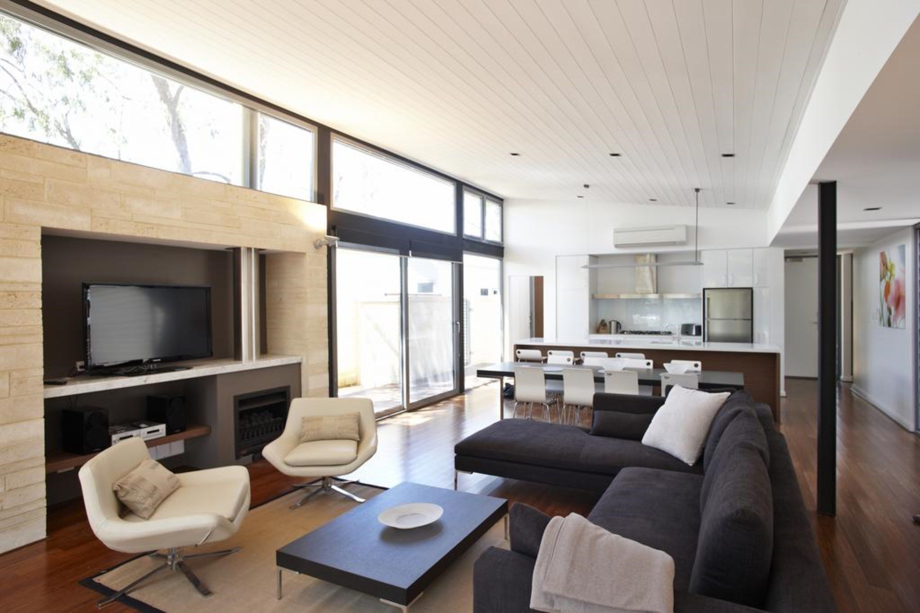 full-sized fridge, microwave, oven, stovetop