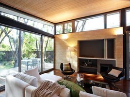 Televisión plasma, reproductor de DVD, estación para iPod