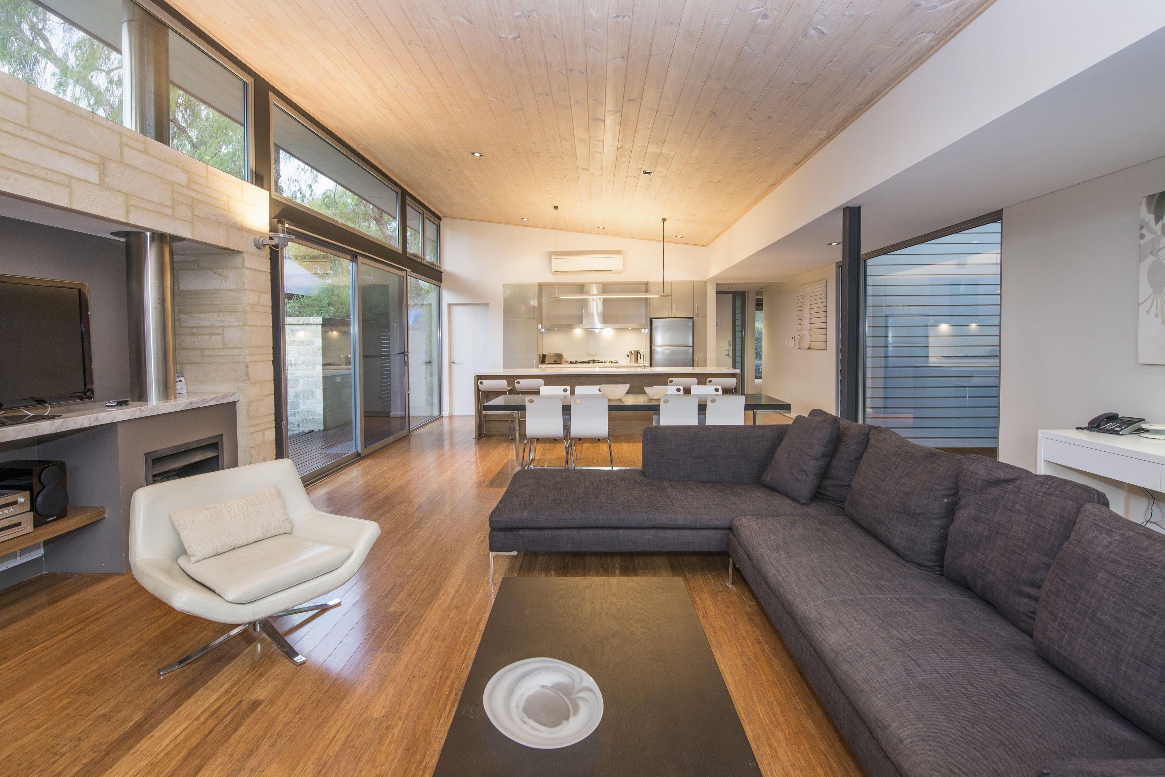 luxury house, 3 bedrooms, garden area | living room | plasma tv, dvd player, ipod dock