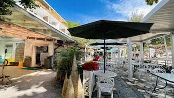 Breakfast, lunch, dinner served; international cuisine, beach views