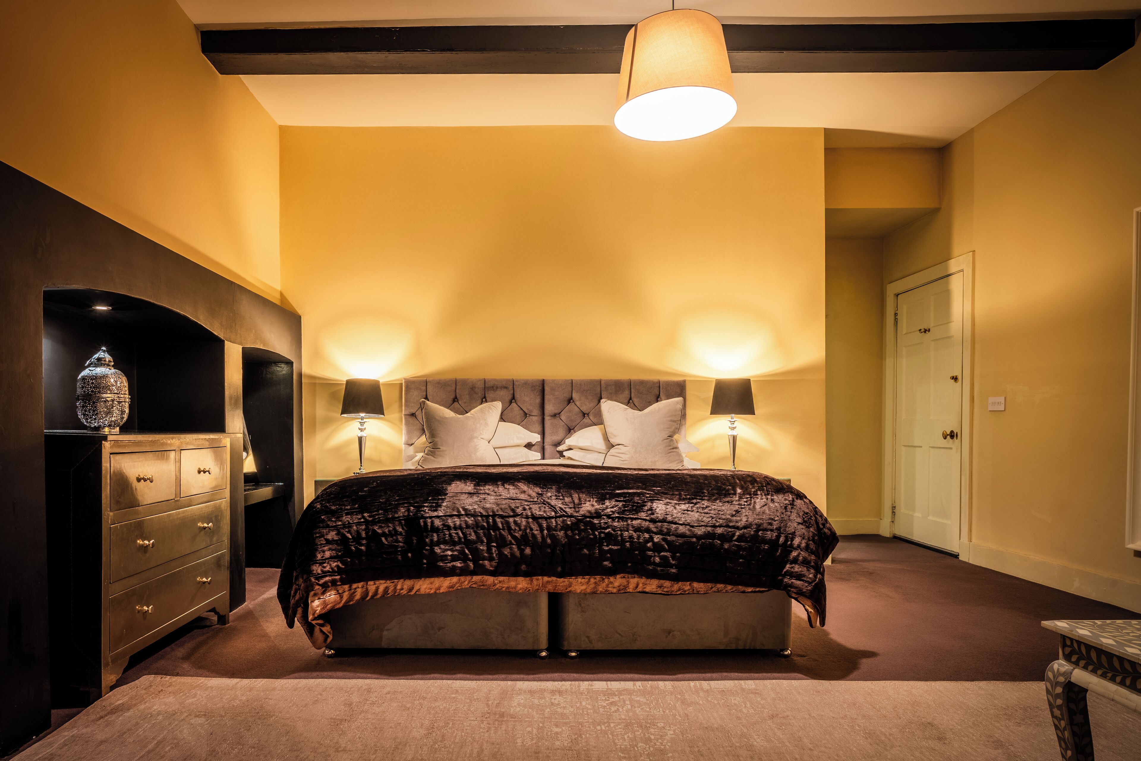 1 bedroom, Egyptian cotton sheets, premium bedding