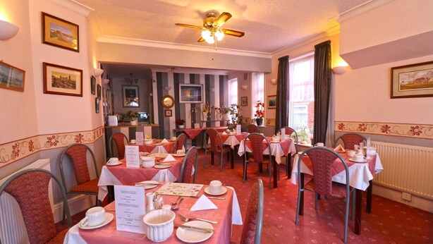 Dining - Hotel Columbus (Scarborough)