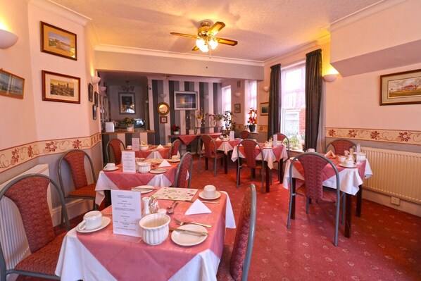 Dining - Hotel Columbus (Scarborough)