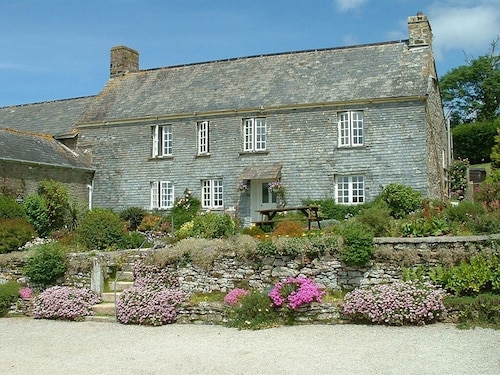 Degembris Farmhouse