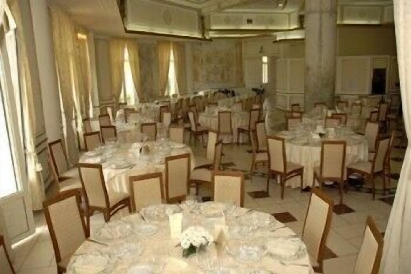 breakfast, lunch, dinner served; italian cuisine