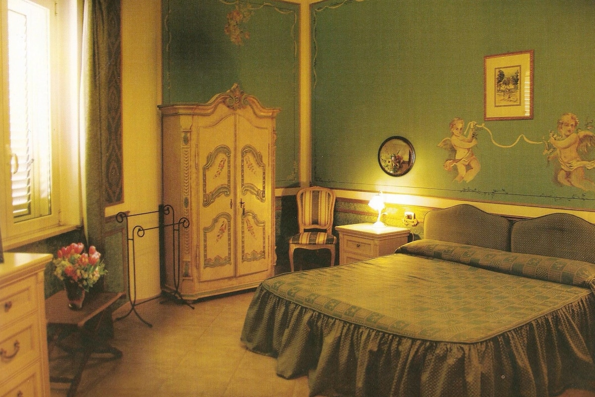 frette italian sheets, premium bedding, down duvets, minibar