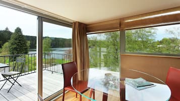 Suite Majestueuse, 1 chambre | Living area | Flat-screen TV