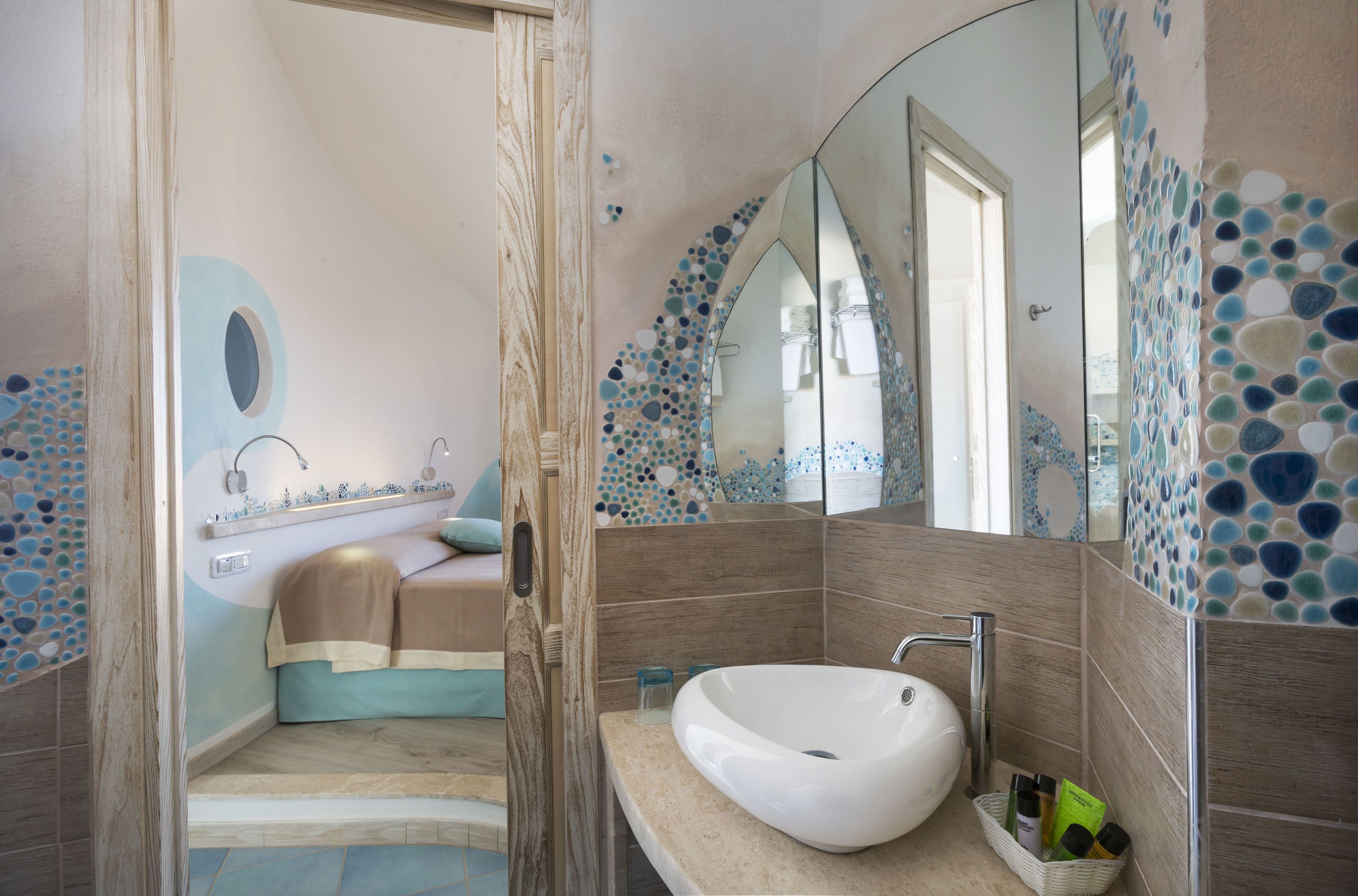 shower, free toiletries, hair dryer, bidet