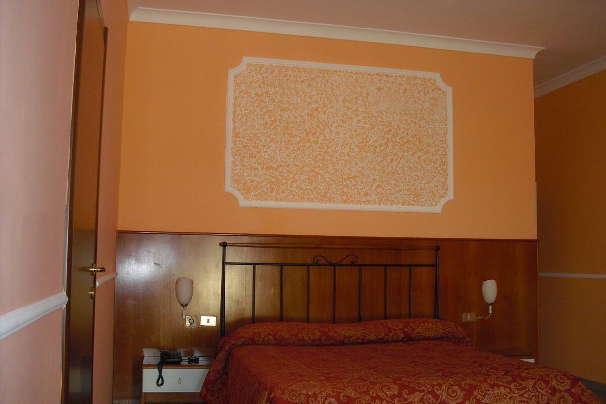 double room | minibar, desk, free wired internet, bed sheets