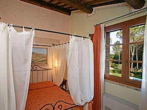 Suíte | Frigobar, cofres nos quartos, escrivaninha, Wi-Fi de cortesia