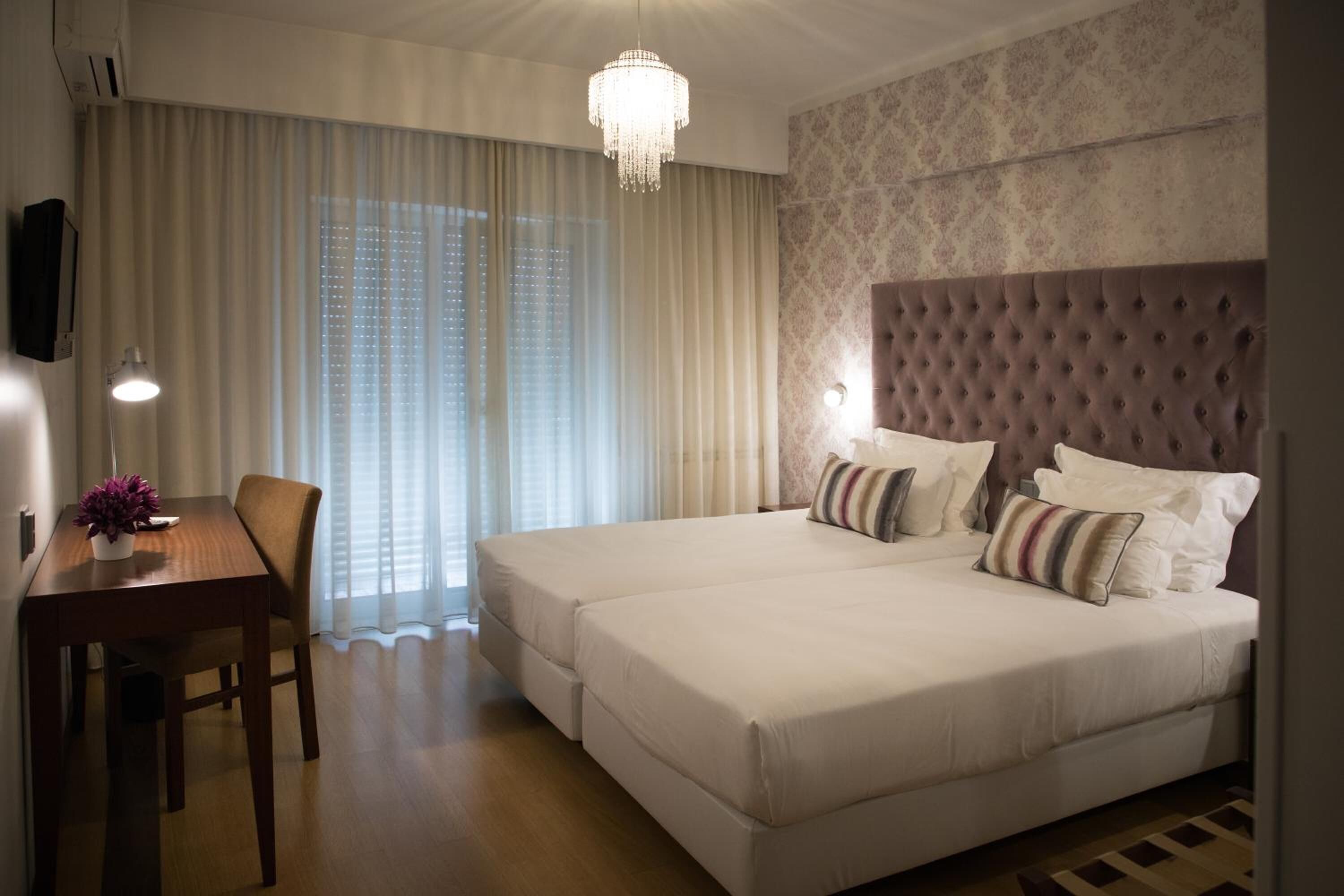 in-room safe, desk, soundproofing, free wifi