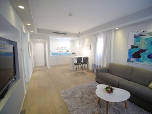 32-inch LED TV with cable channels, TV