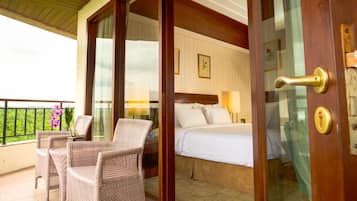 Deluxe Elite | Premium bedding, minibar, in-room safe, desk