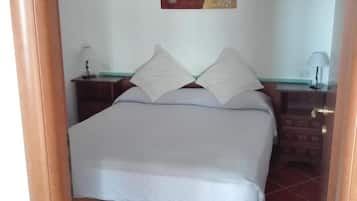 Desk, free WiFi, wheelchair access