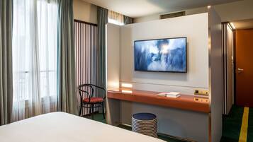 Hypo-allergenic bedding, in-room safe, individually decorated