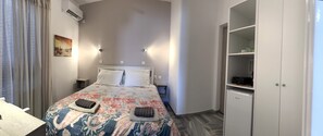 Standard Room | Desk, blackout drapes, iron/ironing board, free WiFi - Marisa Rooms (Paros)