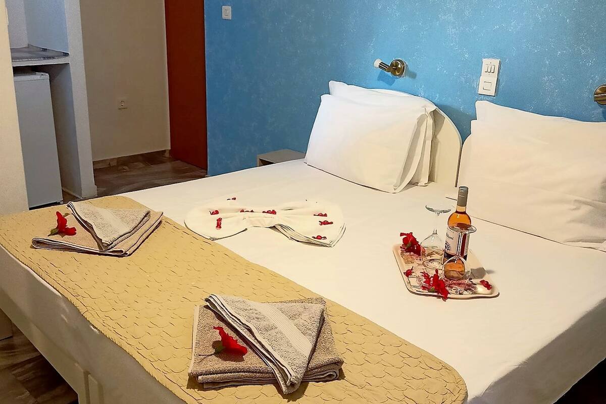 standard room | 1 bedroom, desk, blackout curtains, iron/ironing board