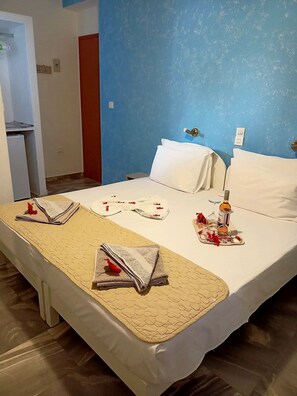 Habitación estándar | Escritorio, cortinas opacas, tabla de planchar con plancha y wifi gratis