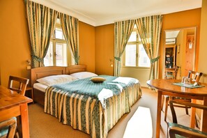 Double or Twin Room | In-room safe, desk, laptop workspace, blackout drapes - Hotel U Schnellu (Prague)