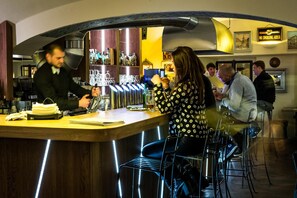 Breakfast, lunch and dinner served  - Hotel U Schnellu (Prague)
