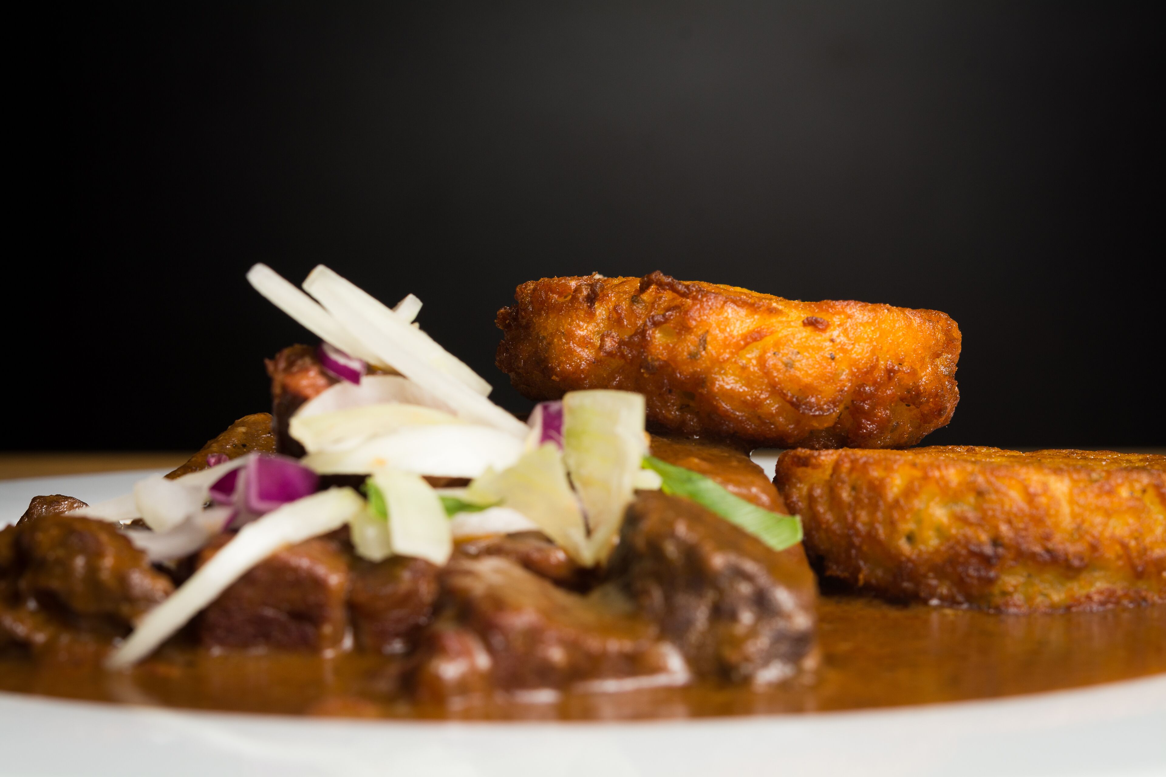 breakfast, lunch and dinner served