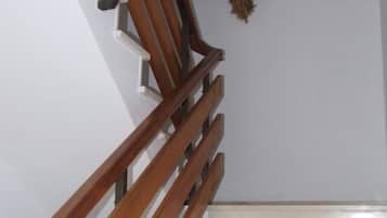 Check-in/check-out kiosk