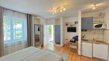 1 bedroom, pillow-top beds, desk, free WiFi