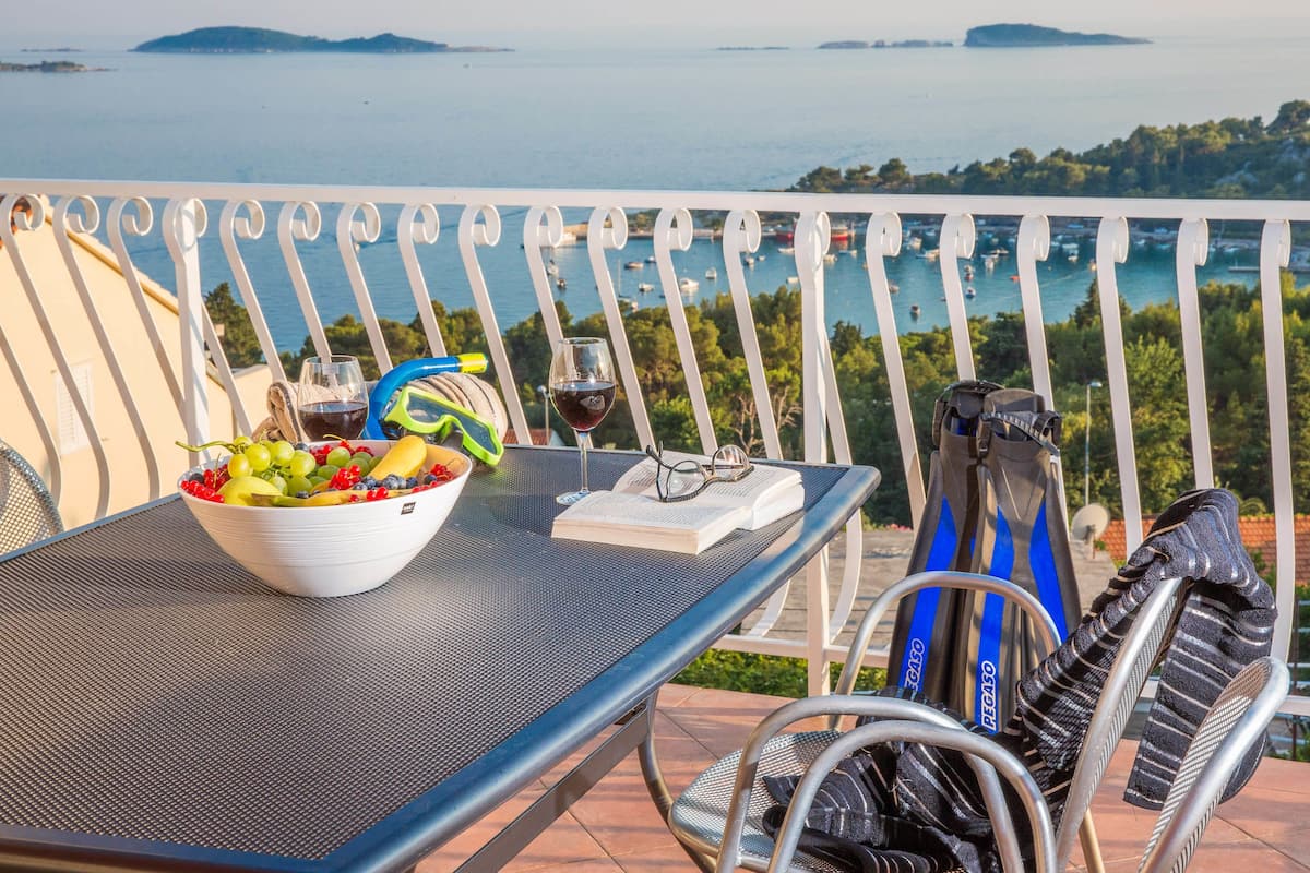 Appartement Luxe, terrasse, vue mer | Balcon