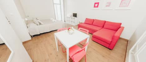 Quarto casal, banheiro privativo, vista para o jardim | 1 quarto, cofres nos quartos, quartos à prova de som